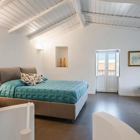 2 Soru Ortigia - Romantico Bilocale Apartment *